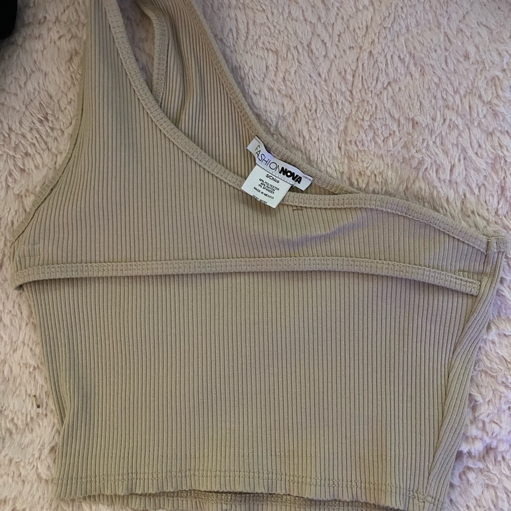 One sleeved tank